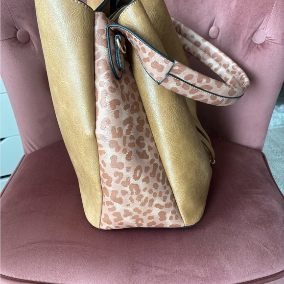 Re-purposed LV 2 in 1 shoulder Bag & Cross
Body with Leopard sides - Picture 2 of 8